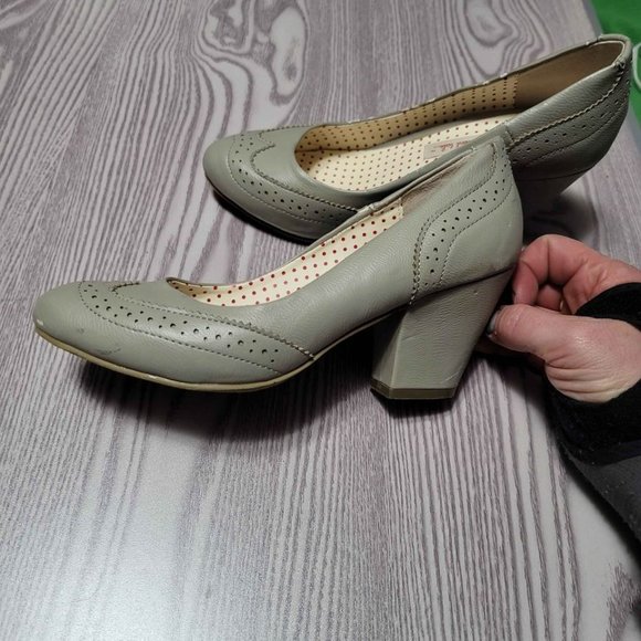 But Another innocent tale Heels - Picture 8 of 8